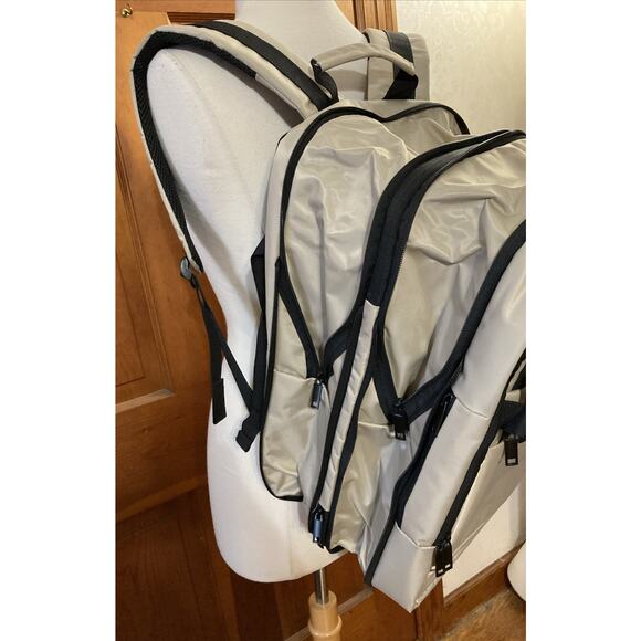 Duchamp London Expandable Travel Backpack Suitcase New Tan Carry-On USB Nylon - Picture 9 of 16